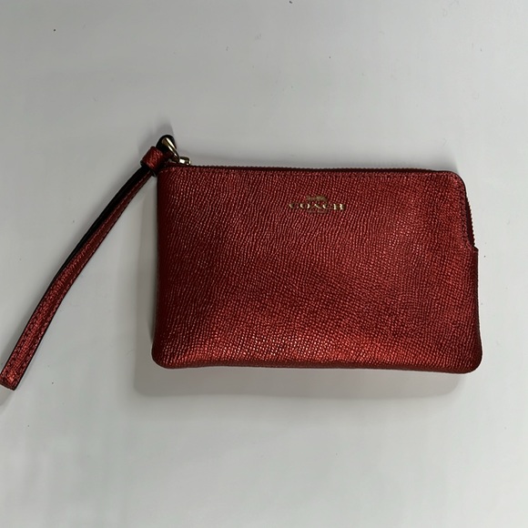 ❤️Coach Corner Zip Wristlet Crossgrain Leather Metallic Red - Picture 4 of 10